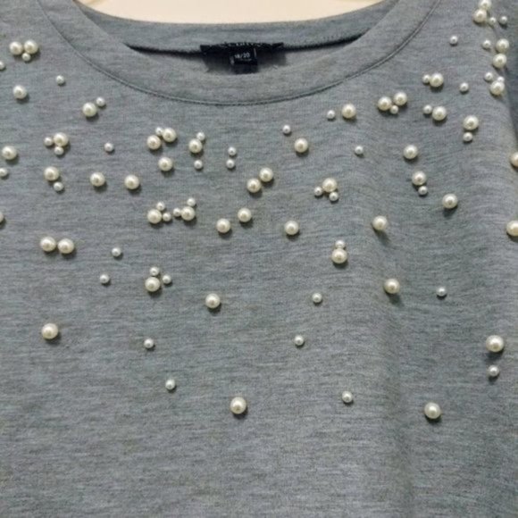 Lane Bryant Gray Pearl Accented Sweatshirt Size 18/20 - Picture 4 of 5